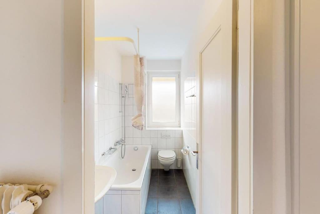 Very Spacious Studio In City Center - Parkview 4 Zürich Kültér fotó